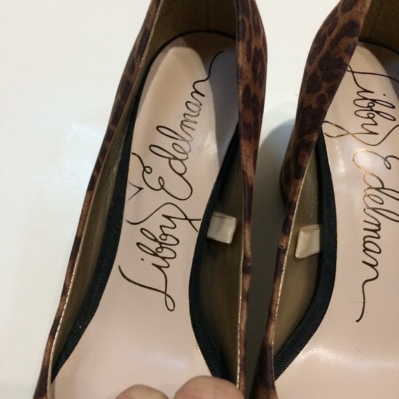 Libby Edelman Jenna Leopard Print Block Heel Pump - Picture 2 of 9